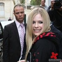 Avril Lavigne is all smiles as she leaves her Paris hotel photos | Picture 77881